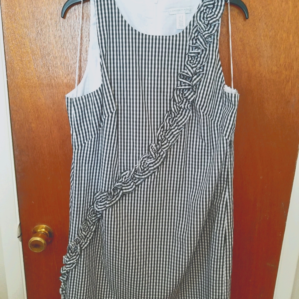 Sleeveless dress